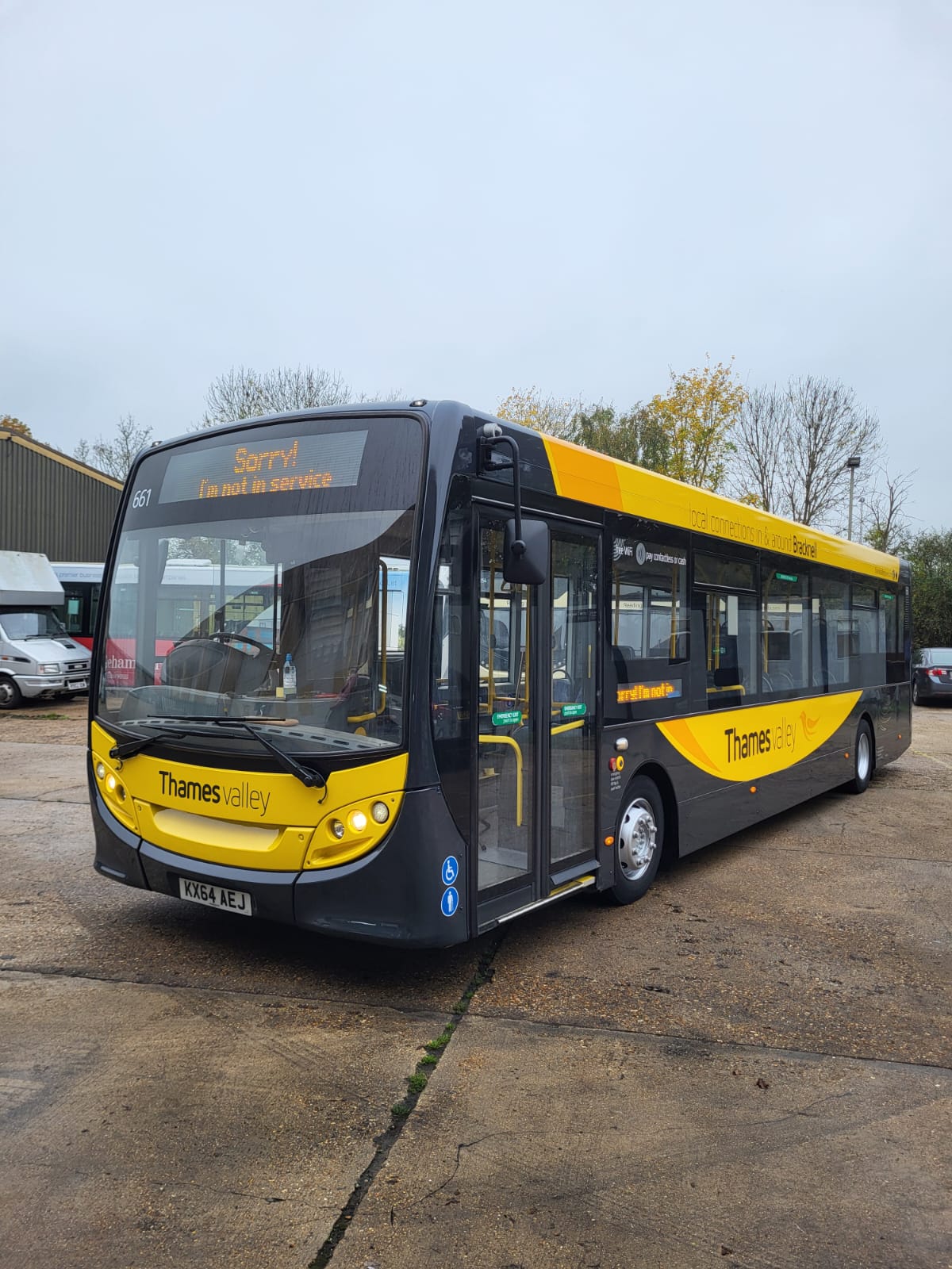 Yellow Bus - Port